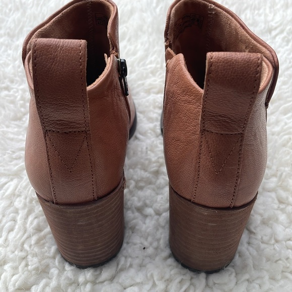 VIONIC LYSSA ANKLE BOOT SIZE 6.5. - Picture 7 of 12